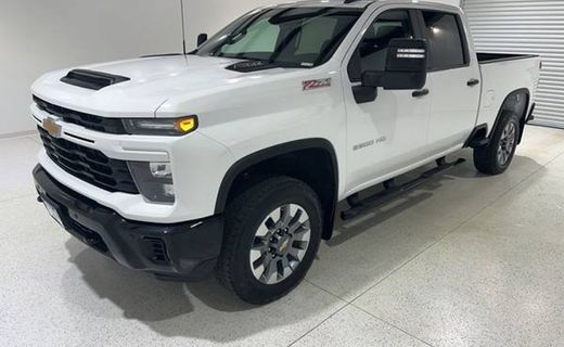 2025 Chevrolet Silverado HD Custom