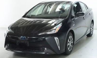 2019 Toyota Prius LE XLE