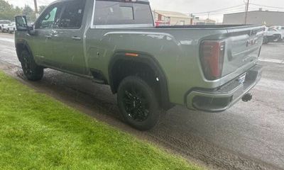2024 GMC Sierra HD AT4