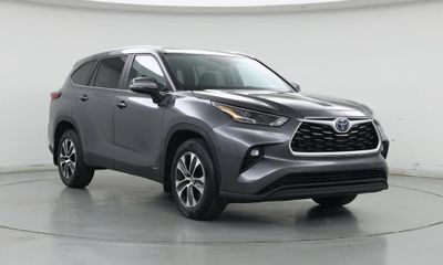 2023 Toyota Highlander LE L Limited