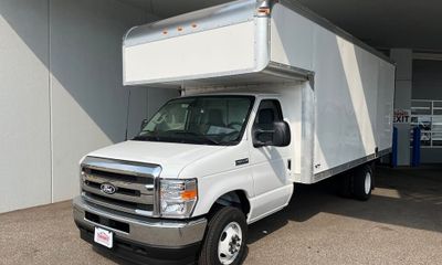 2027 Ford E-450 Base