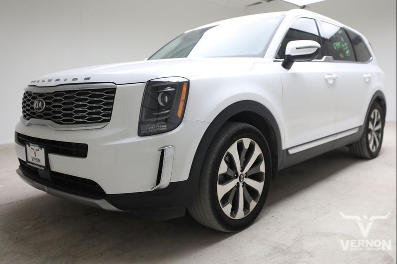 2020 Kia Telluride — a typically priced live listing