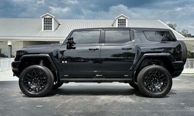 2024 GMC Hummer EV SUV 2X