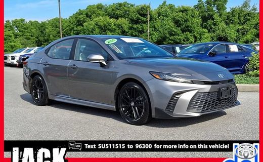 2025 Toyota Camry SE