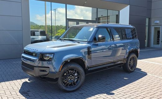 2026 Land Rover Defender 110 SE