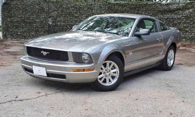 2009 Ford Mustang V6 Premium Coupe