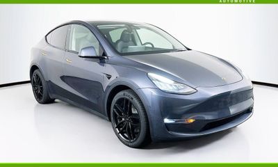 2023 Tesla Model Y Long Range