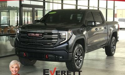 2022 GMC Sierra AT4