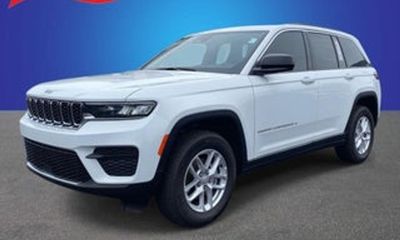 2025 Jeep Grand Cherokee Laredo Altitude
