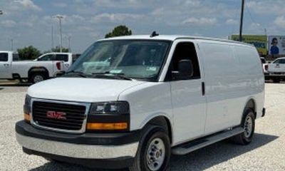 2025 GMC Savana 2500