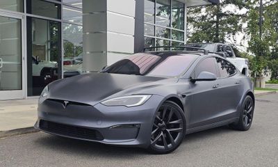 2022 Tesla Model S Plaid