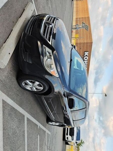 2011 Volkswagen Routan — a typically priced live listing