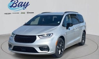 2027 Chrysler Pacifica LX