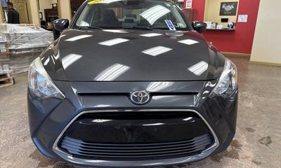 2018 Toyota Yaris IA Base