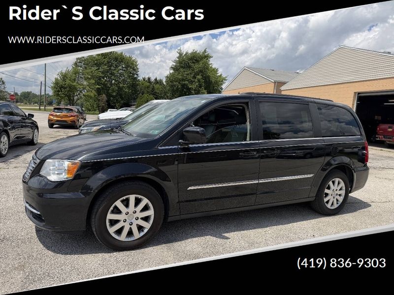 2016 Chrysler Town And Country — a typically priced live listing