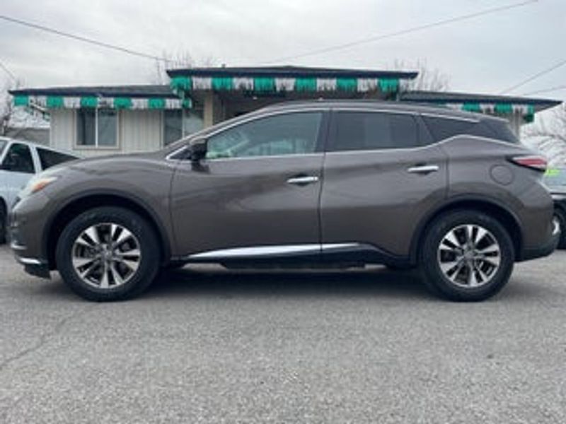2016 Nissan Murano — a typically priced live listing