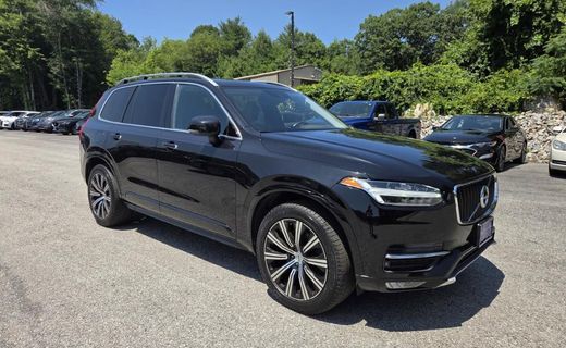 2019 Volvo XC90 Momentum