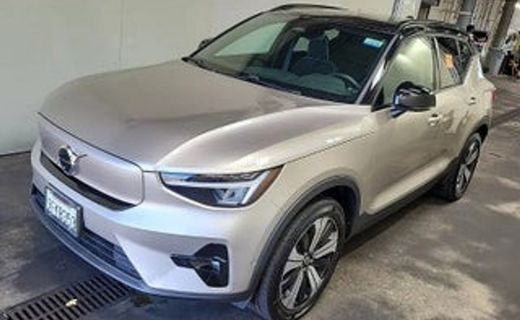 2023 Volvo XC40 Plus Dark