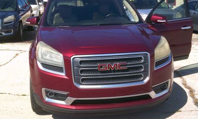 2015 GMC Acadia SLT 1