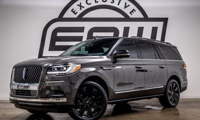 2022 Lincoln Navigator L BL