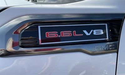 2023 GMC Sierra HD AT4