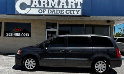 2016 Chrysler Town AND Country Touring