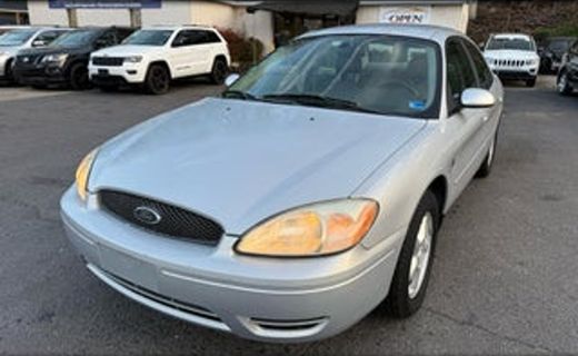 2004 Ford Taurus SE