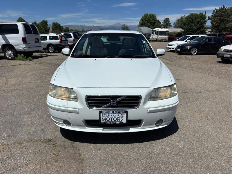 2007 Volvo S60 — a typically priced live listing
