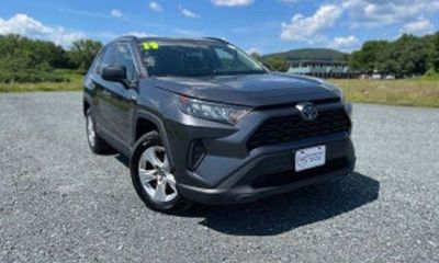 2019 Toyota RAV4 LE HV