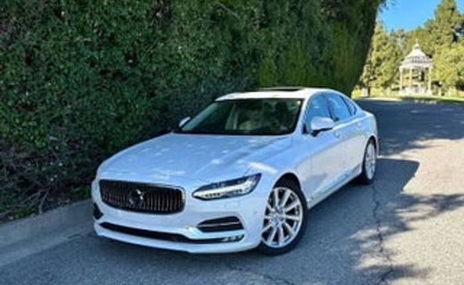 2018 Volvo S90 Momentum