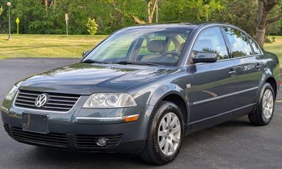 2001 Volkswagen Passat NEW