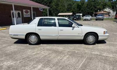 1999 Cadillac Deville Base