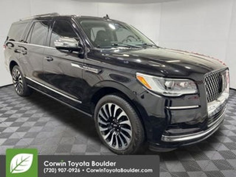 2023 Lincoln Navigator L — a typically priced live listing