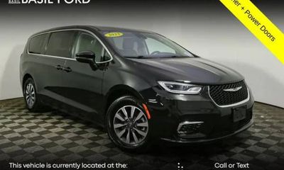2023 Chrysler Pacifica Touring L