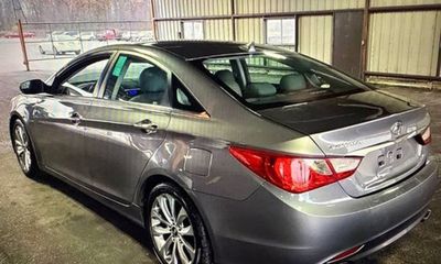 2011 Hyundai Sonata Middle Level