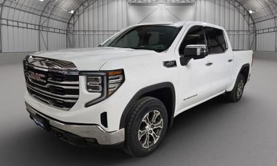 2025 GMC Sierra SLT