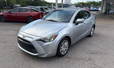 2018 Toyota Yaris IA Base