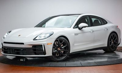 2026 Porsche Panamera 4 E Hybrid