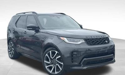 2024 Land Rover Discovery P300 Dyanmic SE