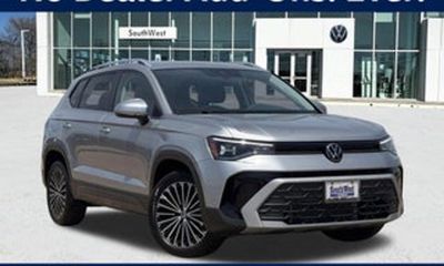 2026 Volkswagen Taos SE Black