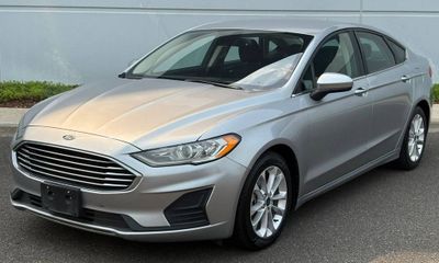2020 Ford Fusion SE