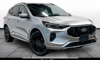 2024 Ford Escape ST Line Elite