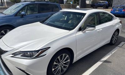 2019 Lexus ES 300H
