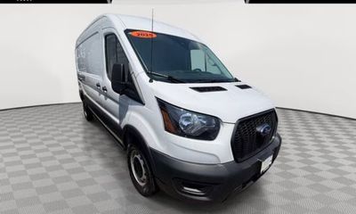 2025 Ford Transit Medium Roof