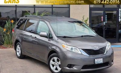 2012 Toyota Sienna LE 8 Passenger