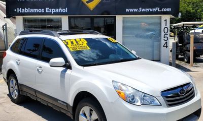 2012 Subaru Outback Limited M R