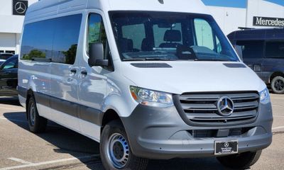 2026 Mercedes-Benz Sprinter 907 VS30 Passenger