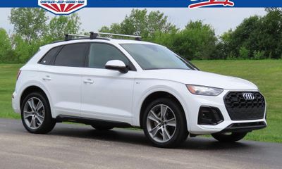 2025 Audi Q5 S Line Quattro
