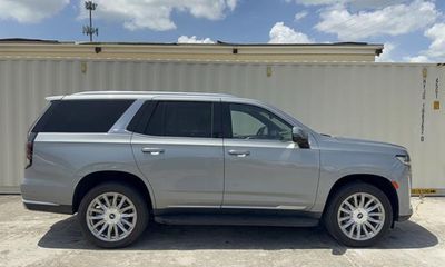 2023 Cadillac Escalade Premium Luxury