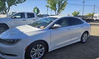 2015 Chrysler 200 200S